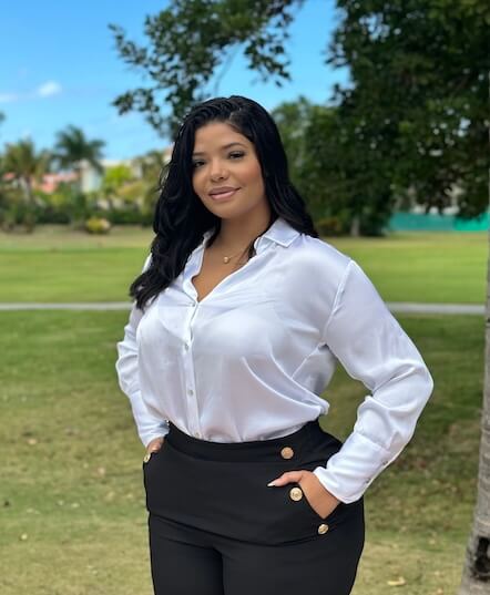 Arelis Santos, relación con clientes en TuResidencial